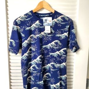 Uniqlo Hokusai Blue Graphic Tee - waves